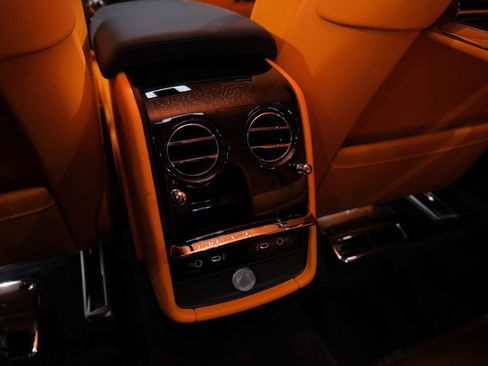 Used 2025 Rolls-Royce Phantom Sedan RWD image 70
