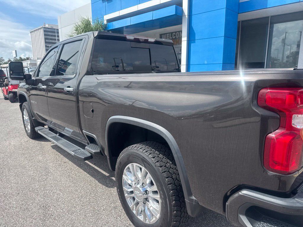Used 2020 Chevrolet Silverado 2500 High Country w/ Technology Package AWD/4WD image 6