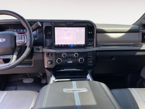 Used 2025 Ford F450 Platinum w/ FX4 Off-Road Package AWD/4WD image 13
