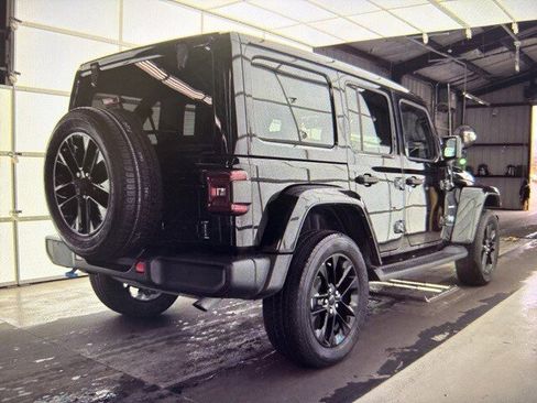Used 2023 Jeep Wrangler Unlimited Sahara image 4