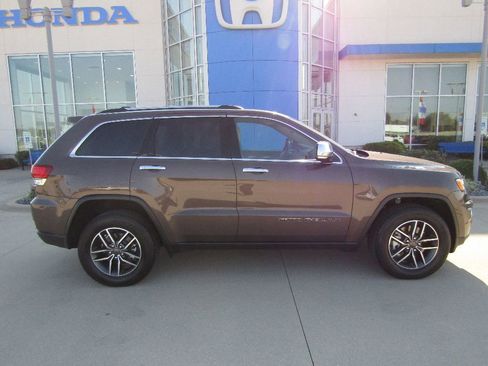 Used 2021 Jeep Grand Cherokee Limited w/ Trailer Tow Group IV image 4