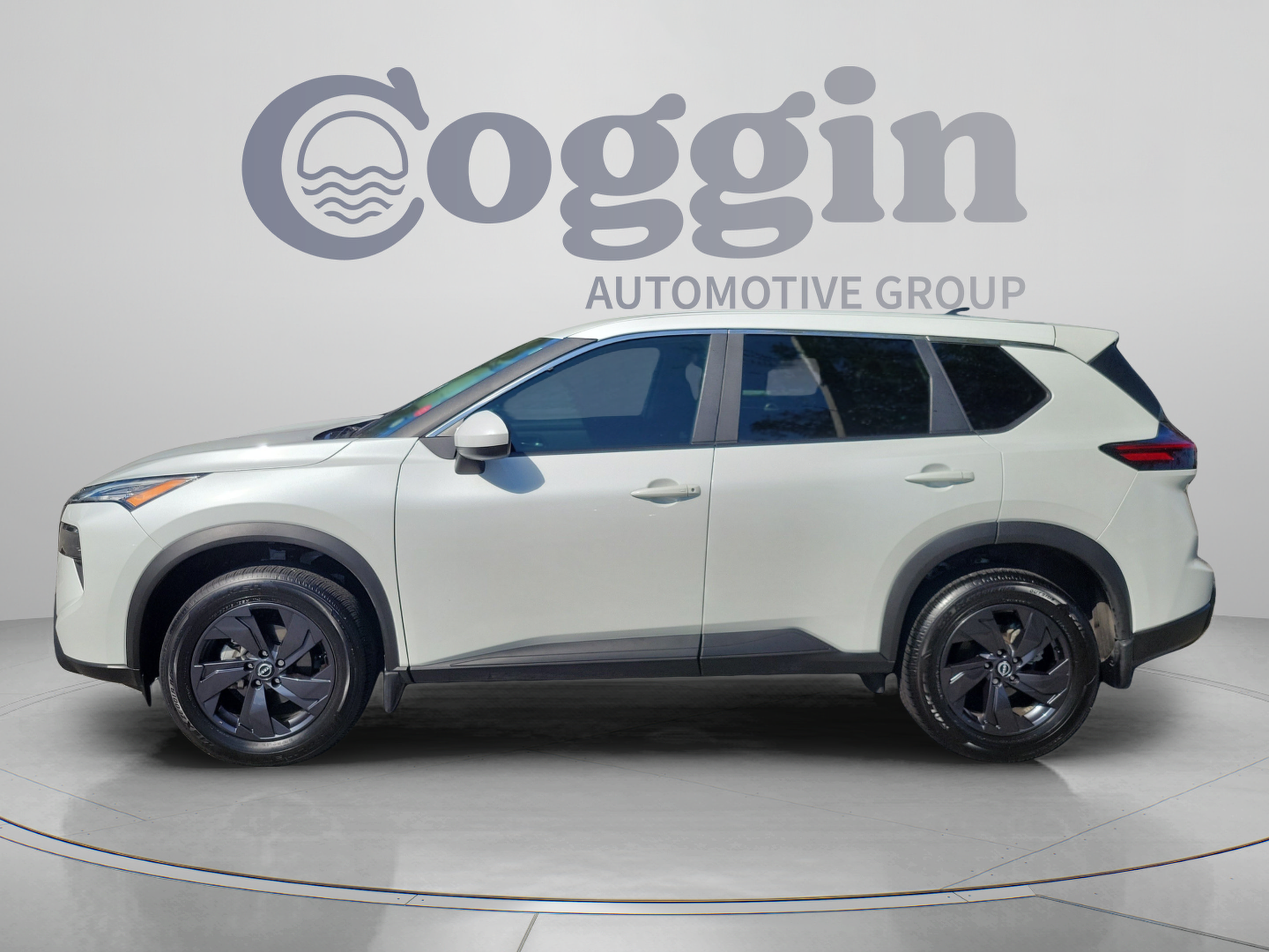 Certified 2026 Nissan Rogue SV FWD image 2