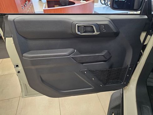 New 2025 Ford Bronco Badlands image 12