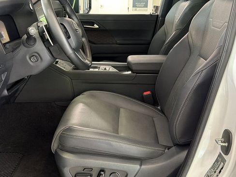 Certified 2024 Lexus GX 550 w/ Accessory Package (2T) AWD/4WD image 25