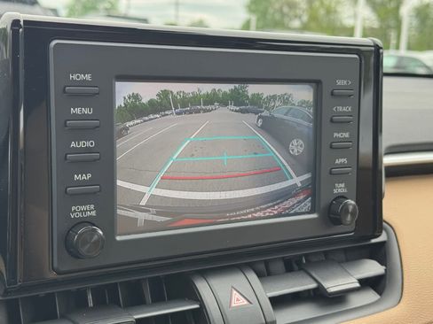 Used 2019 Toyota RAV4 XLE AWD/4WD image 24