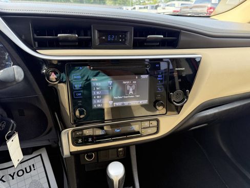 Used 2017 Toyota Corolla XLE FWD image 25
