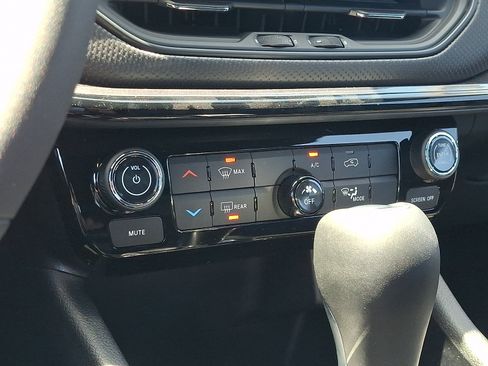 New 2026 Jeep Compass Latitude AWD/4WD image 12