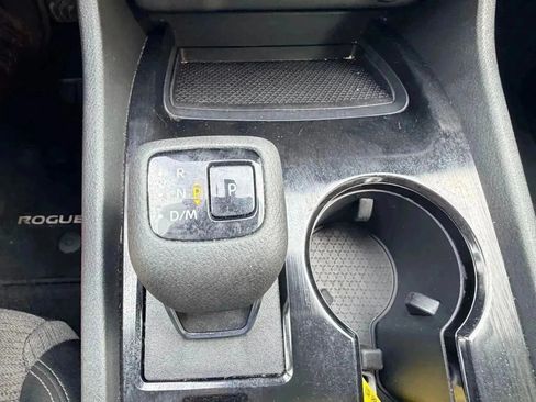 Used 2023 Nissan Rogue SV FWD image 13