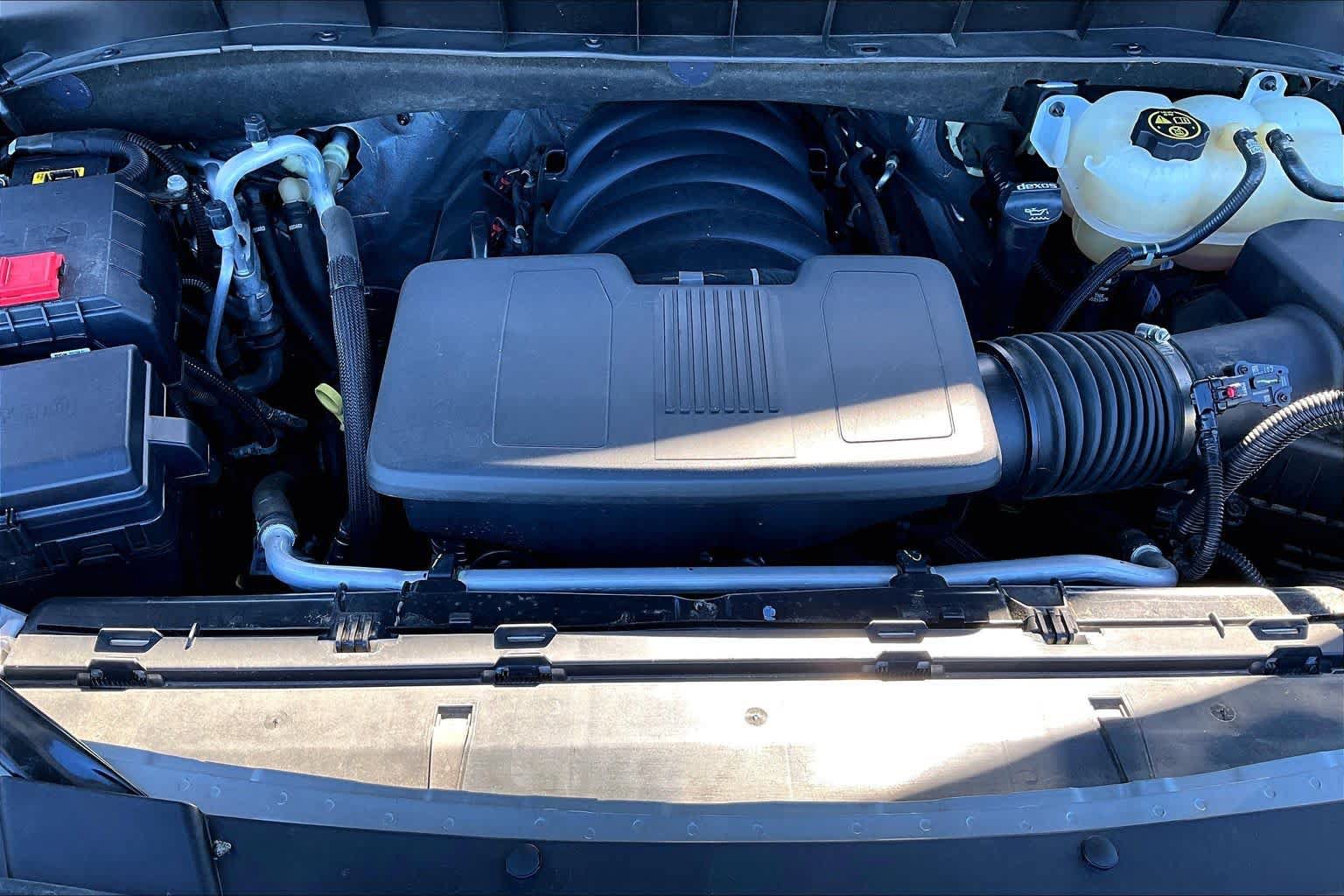 Used 2023 Chevrolet Suburban Premier RWD image 34