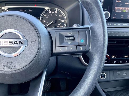 Used 2021 Nissan Rogue SV image 22