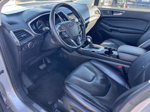 Used 2018 Ford Edge Titanium w/ Equipment Group 301A image 5
