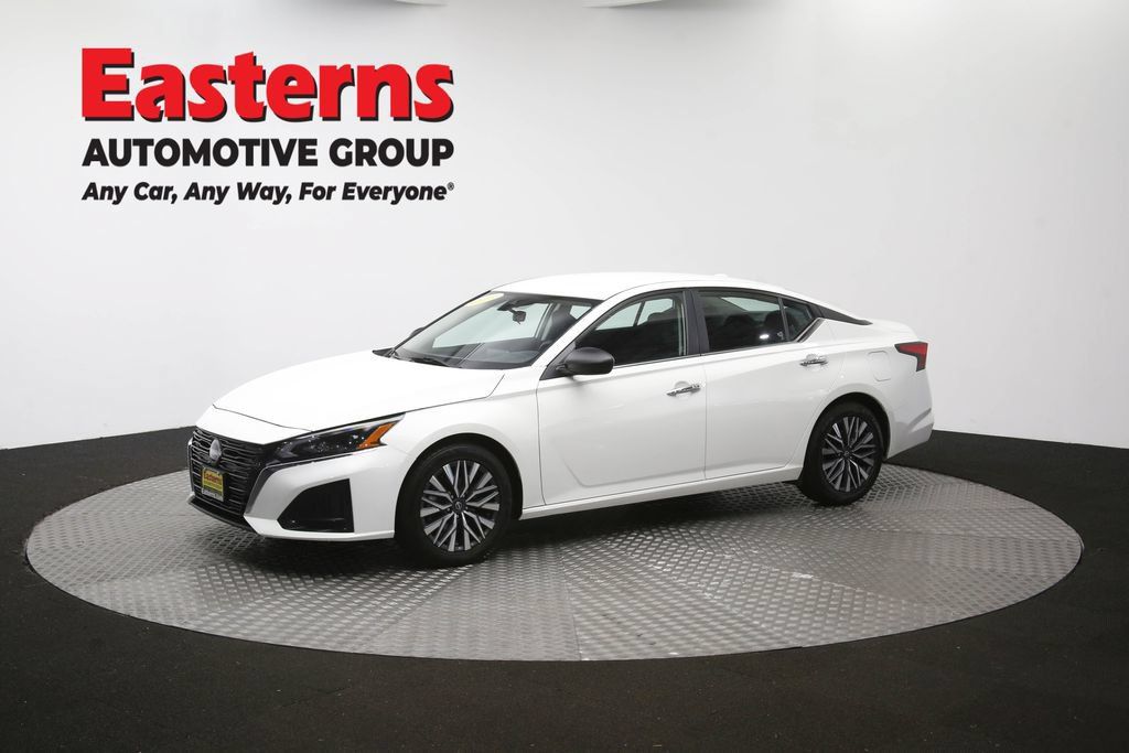 Used 2025 Nissan Altima 2.5 SV FWD image 54
