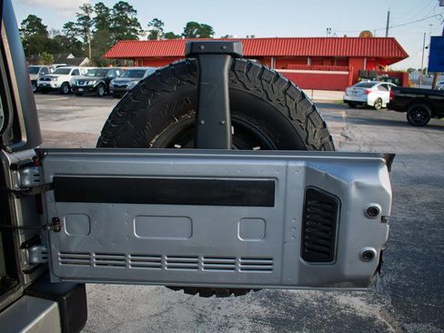 Used 2014 Jeep Wrangler Unlimited Sahara w/ Max Tow Package image 31