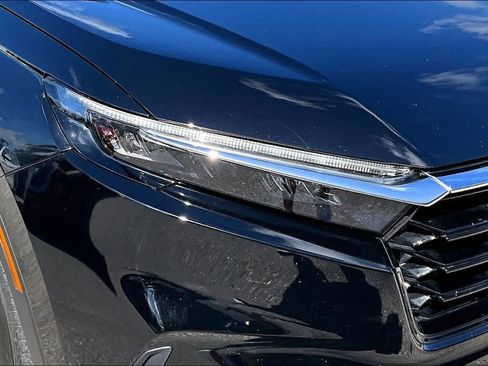 Used 2023 Honda CR-V EX image 12