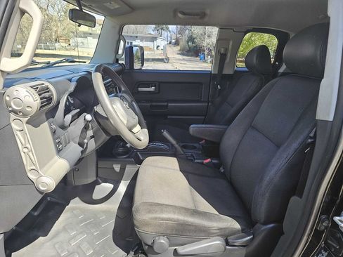 Used 2007 Toyota FJ Cruiser 4WD image 9