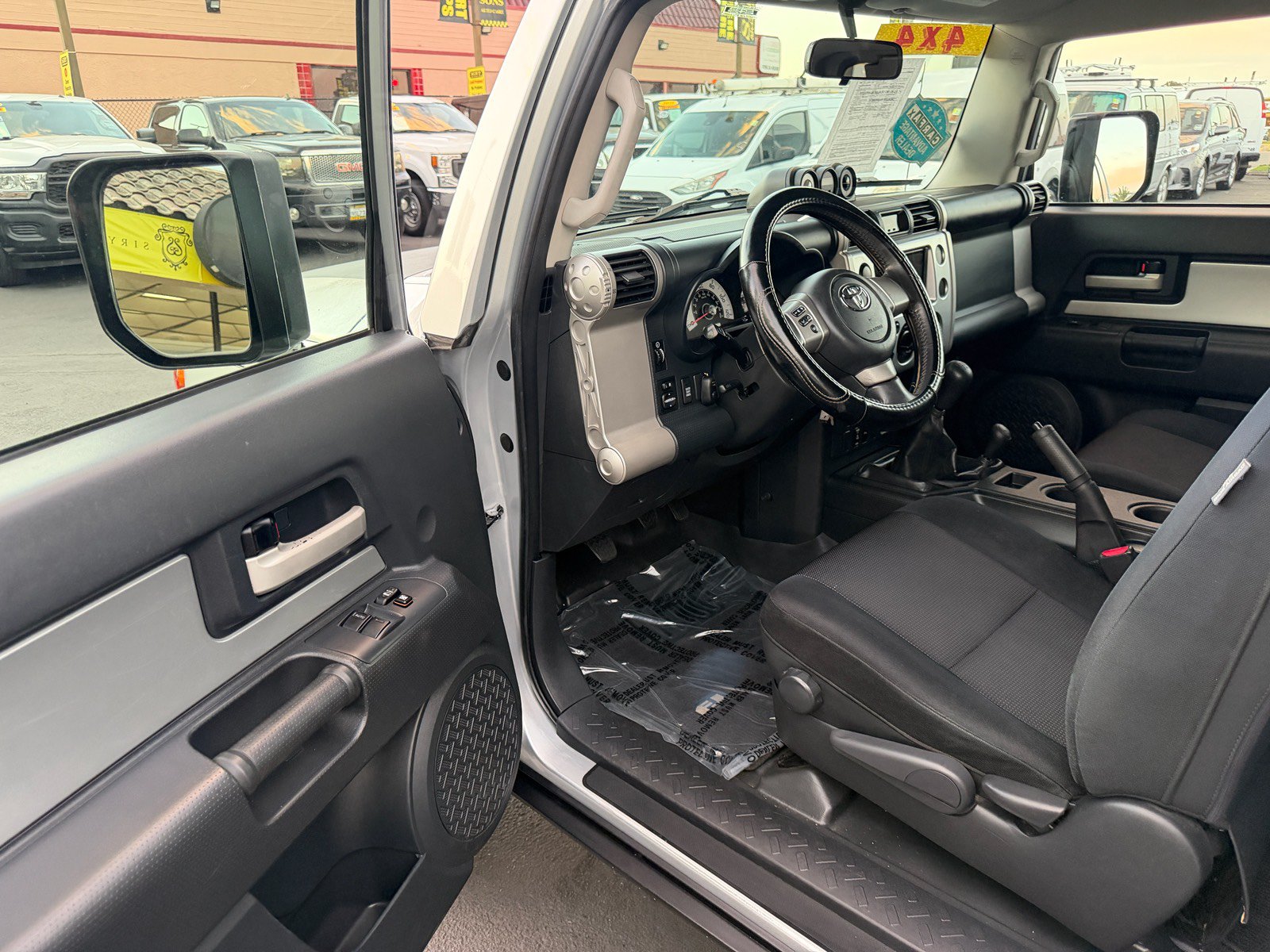 Used 2007 Toyota FJ Cruiser 4WD w/ Upgrade Pkg 1 image 18