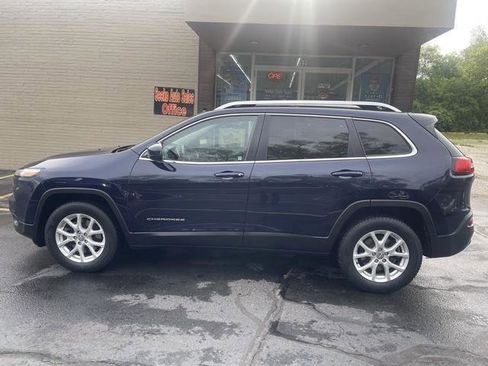 Used 2015 Jeep Cherokee Latitude w/ Cold Weather Group AWD/4WD image 11