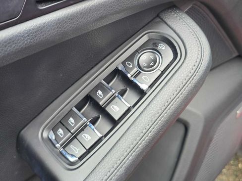 Used 2023 Porsche Macan S AWD/4WD image 24