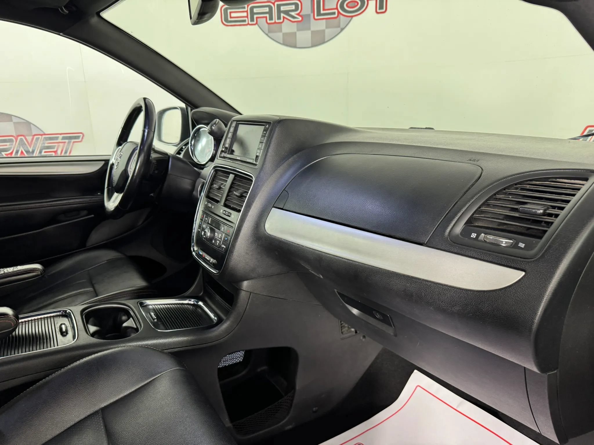 Used 2018 Dodge Grand Caravan GT FWD image 12