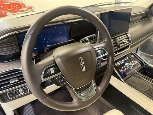 Used 2022 Lincoln Navigator Black Label AWD/4WD image 18