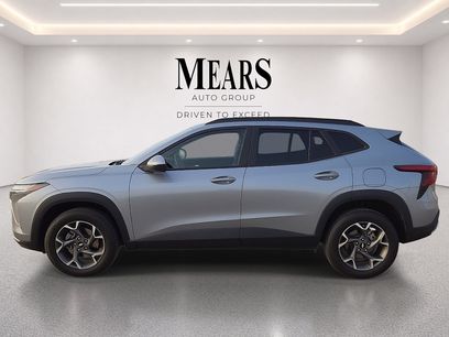 Used 2025 Chevrolet Trax LT w/ Driver Confidence Package