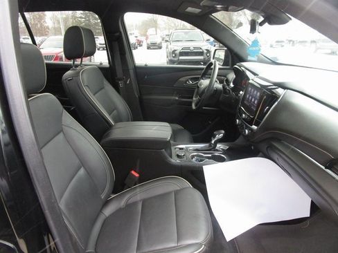 Certified 2023 Chevrolet Traverse Premier w/ Redline Edition image 27