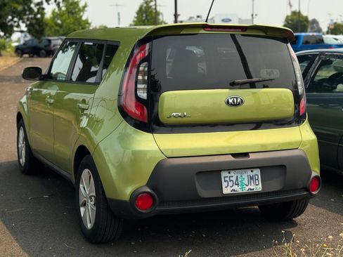 Used 2014 Kia Soul FWD image 2