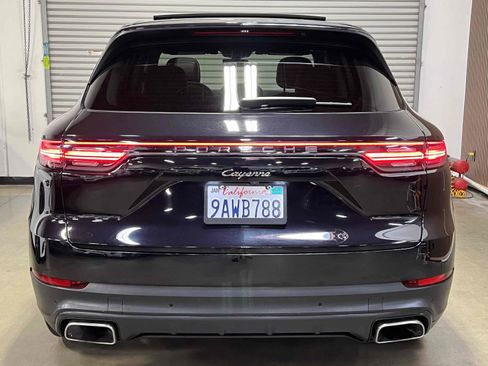 Used 2019 Porsche Cayenne w/ Premium Package AWD/4WD image 17