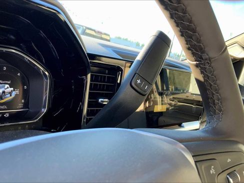 New 2025 GMC Sierra 2500 SLT w/ SLT Premium Package image 6