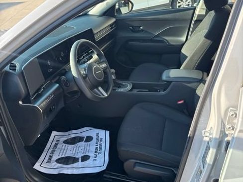 Used 2025 Hyundai Kona SE FWD image 10