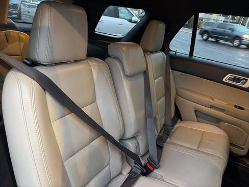 Used 2014 Ford Explorer XLT w/ Equipment Group 202A image 27