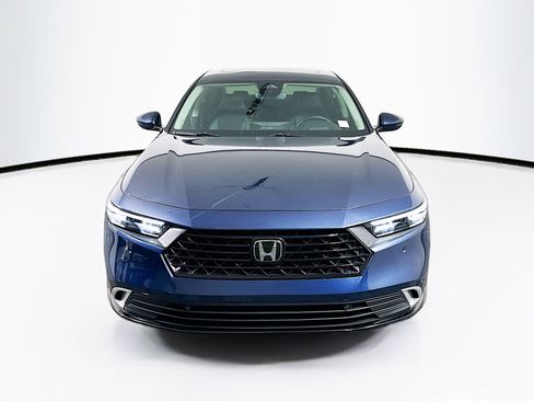 Used 2025 Honda Accord Touring image 2