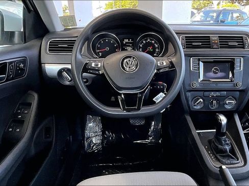 Used 2017 Volkswagen Jetta S FWD image 8