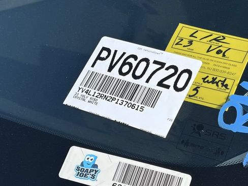Used 2023 Volvo XC60 B5 Plus w/ Climate Package AWD/4WD image 11