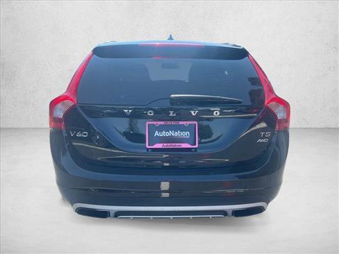 Used 2018 Volvo V60 T5 Cross Country Platinum image 6