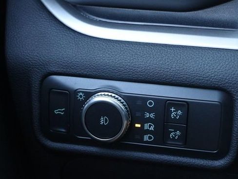 Used 2021 Ford Explorer XLT w/ Equipment Group 202A image 21