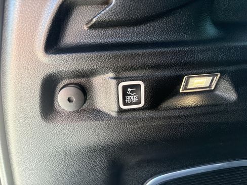 Used 2021 Jeep Grand Cherokee L Limited AWD/4WD image 18