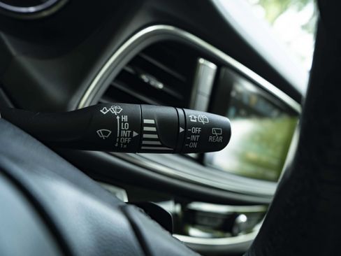 Used 2019 Buick Enclave Essence FWD image 25