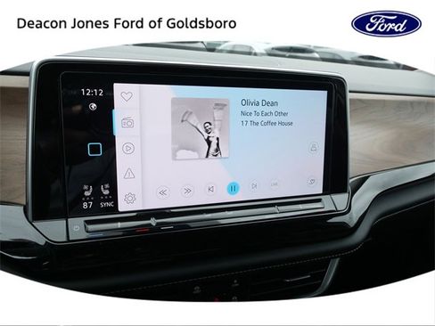 Used 2024 Volkswagen Atlas SE image 27