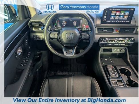 Certified 2025 Honda Pilot Elite image 17