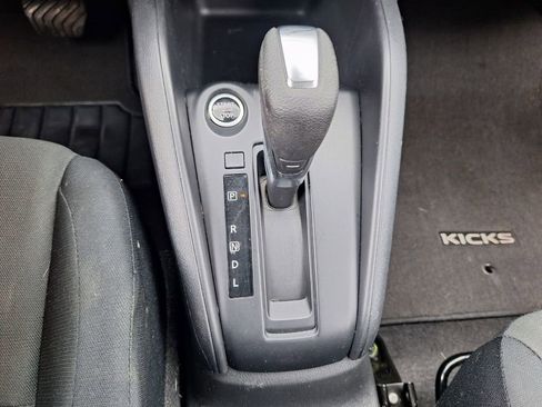 Used 2024 Nissan Kicks S image 18