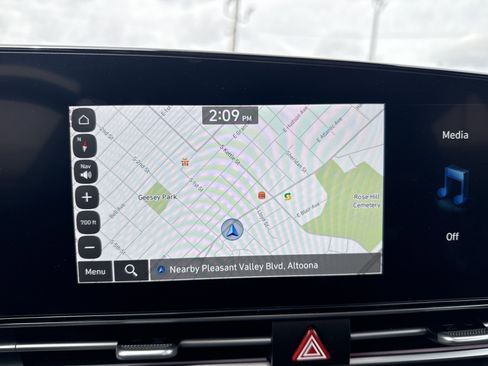 Used 2025 Hyundai Elantra SEL image 22