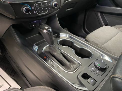 Used 2020 Chevrolet Traverse LT image 28