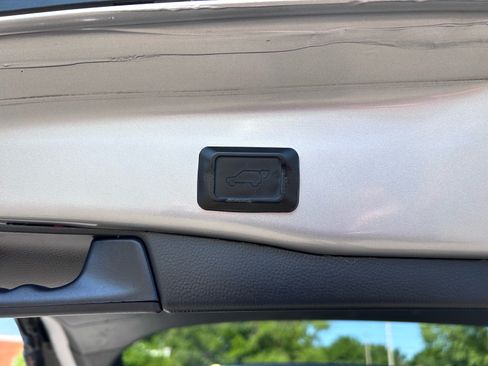 Used 2023 Toyota RAV4 XSE AWD/4WD image 17