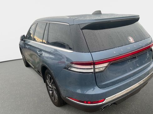 Used 2025 Lincoln Aviator AWD w/ Equipment Group 101A image 9
