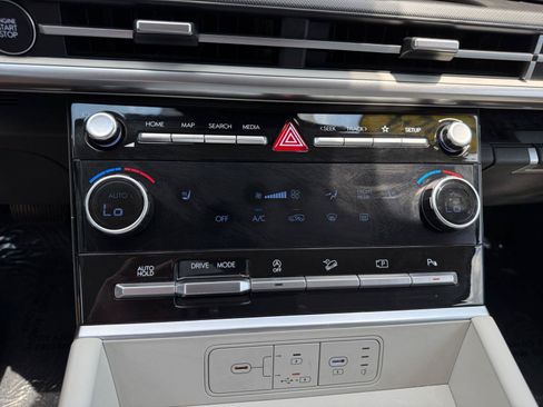 Used 2024 Hyundai Santa Fe SEL FWD image 32