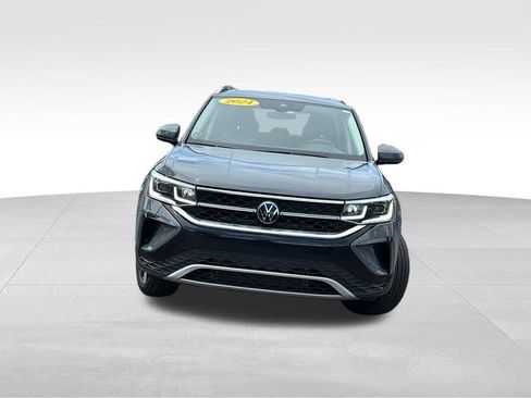 Used 2024 Volkswagen Taos SEL AWD/4WD image 2