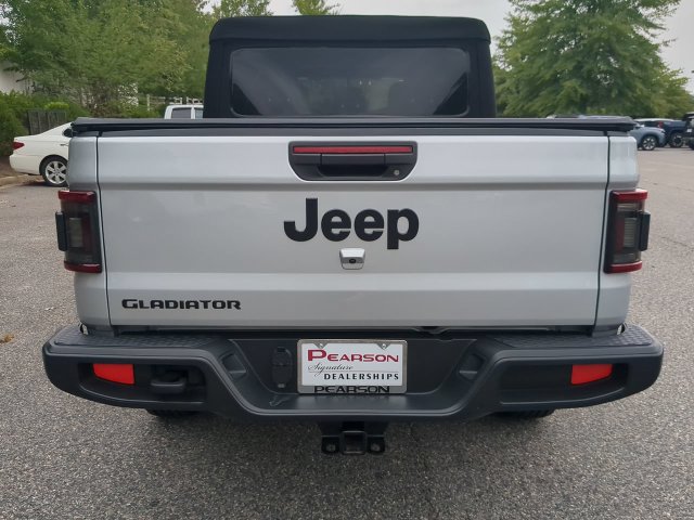 Used 2023 Jeep Gladiator Sport AWD/4WD image 5