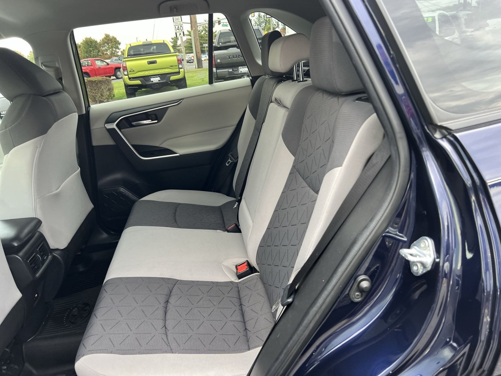 Used 2021 Toyota RAV4 XLE AWD/4WD image 23