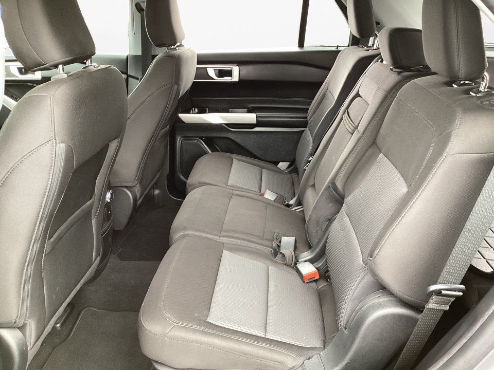 Used 2022 Ford Explorer XLT AWD/4WD image 16